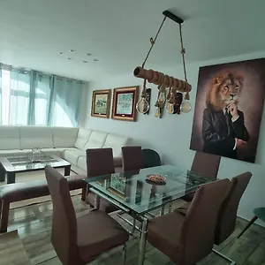 https://chalet-adosado-urbanizacion-copos-premium-zona-media.es-andalucia.com